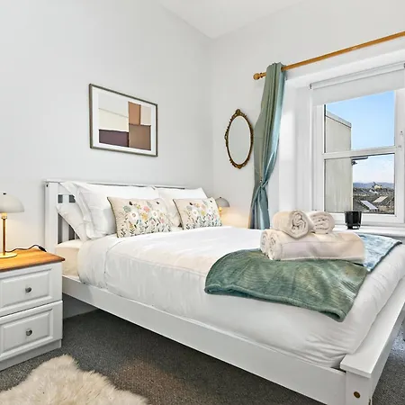 Wolfe Tone 2 Apartment