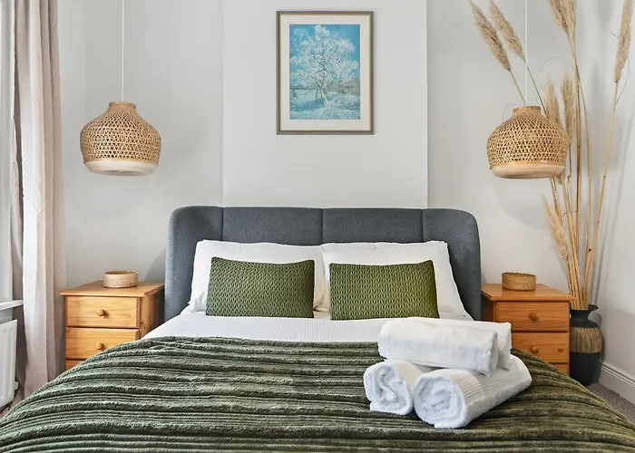 Apartment Wolfe Tone 2 *